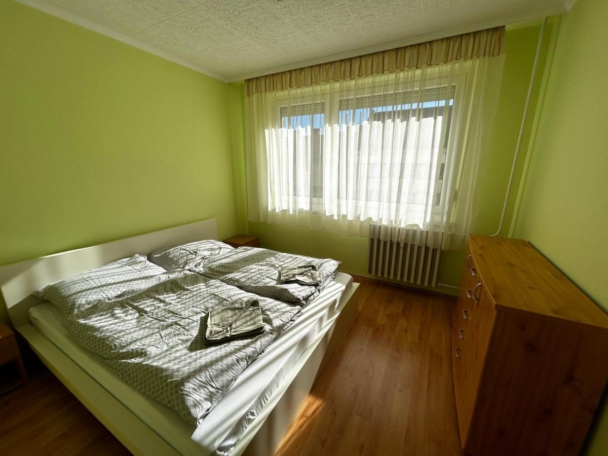 Backstage Apartamento Győr Exterior foto